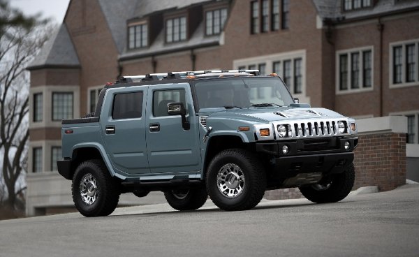 hummer-h2-gorod-ulica-7021