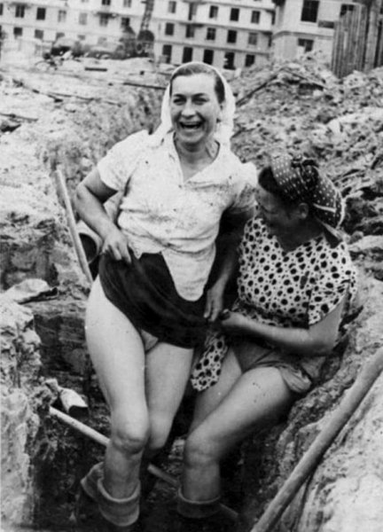 Наши трубопроводчицы канава-копальщицы, весёлые Девчата