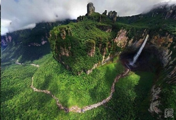 I - 2025-10-25T092915.174