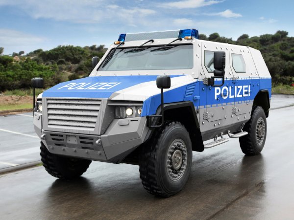 Polizei-2011-police-armored-4x4-germany