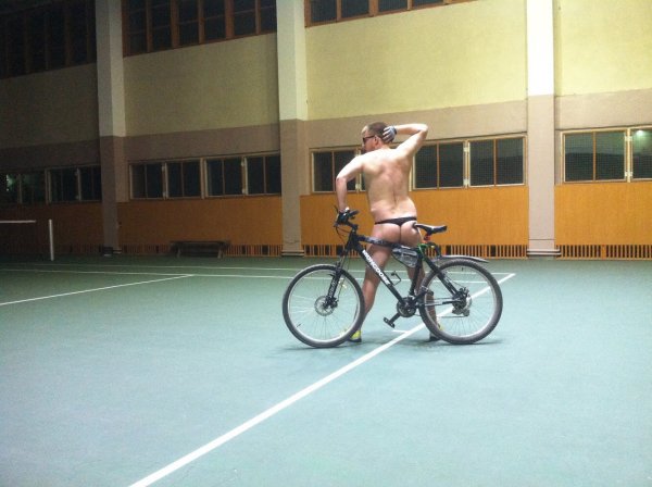 7F7BB577-6CB5-44BD-A740-96E4B7B190CA