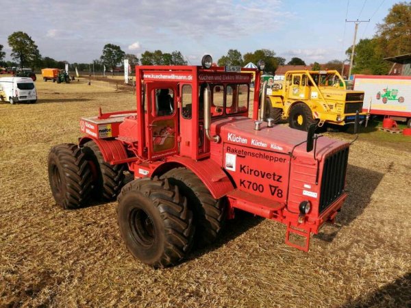 Кировец К-700 Горбатый