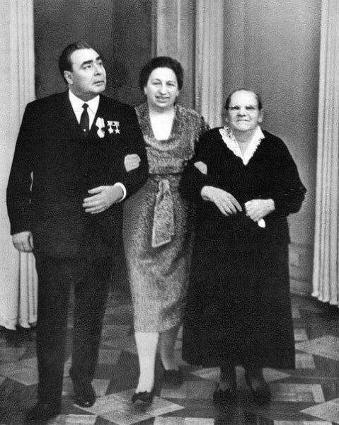 Леонид Ильич Брежнев с супругой и мамой 1966 год