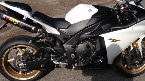 Yamaha R1 3