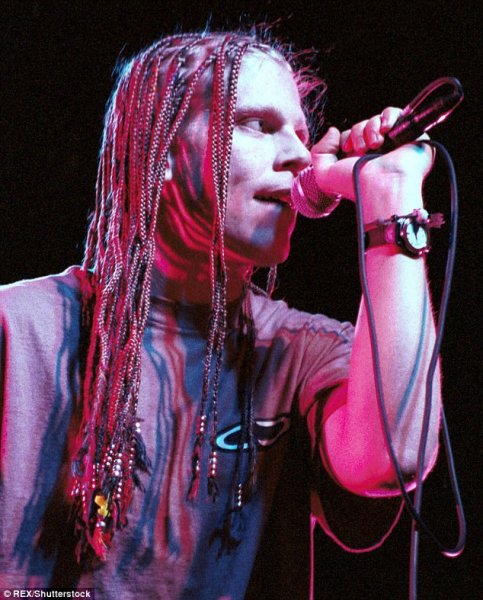 Декстер Холланд (OFFSPRING)