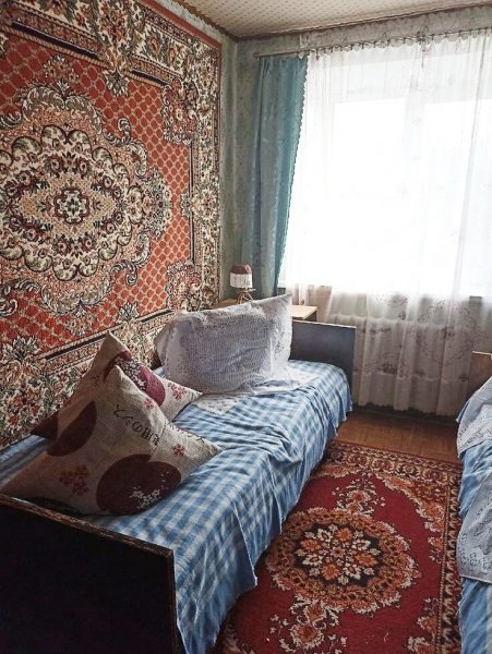 Домашняя обстановка в спальне
