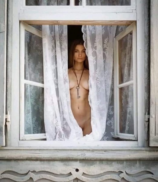 Девушка с ключом