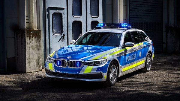 Bmw-530d-xdrive-touring-polizei