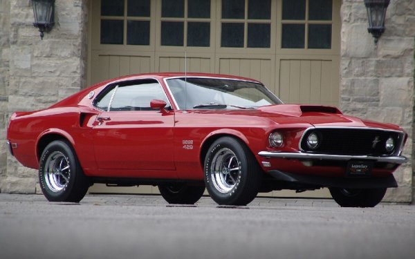 ford mustang boss peredok krasnyj