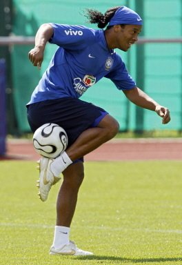 10.RONALDINHÖ