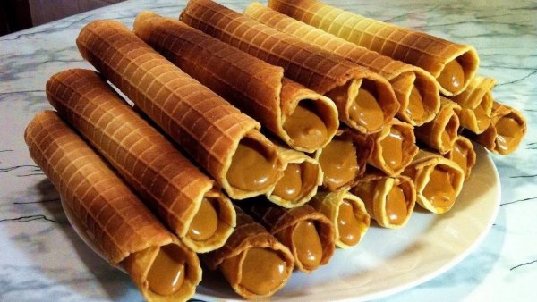 Вафельные трубочки с начинкой из варёной сгущёнки