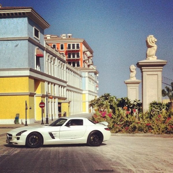 Mercedes Benz SLS AMG