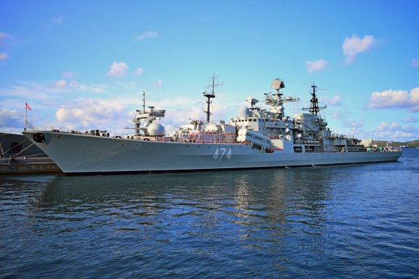 Эсминец "Адмирал Ушаков" в Североморске