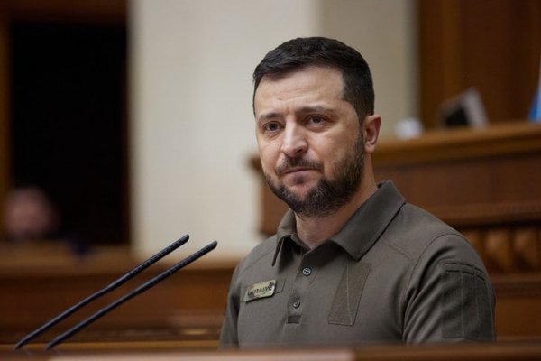 Зеленский поручил проверить боеготовность границы между