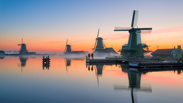 gollandiia-niderlandy-kanal-melnitsy-zaanse-schans-vecher-za