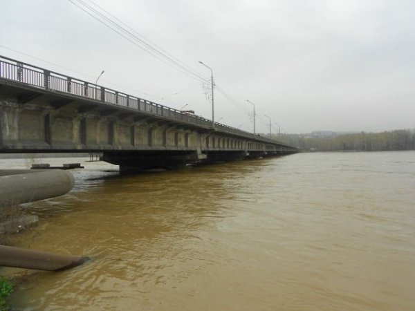 река Томь разбушевалась