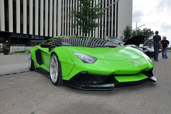Liberty Walk Lamborghini Aventador 3
