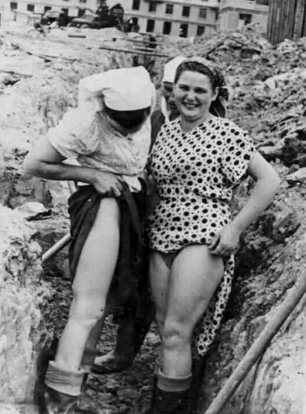 Весёлые девчата хорошие подруги