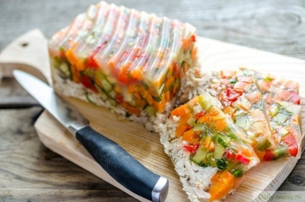Заливное из курицы в мультиварке