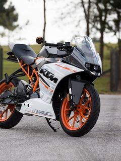 Ktm mototsikl vid sboku