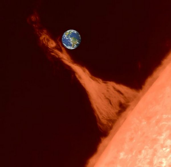 Смерч на Солнце...