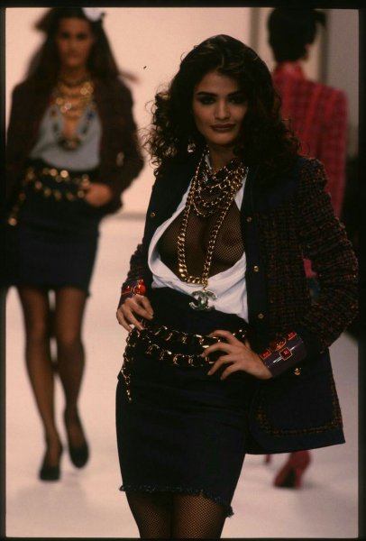 b8c4efbb83cd5c2a9af468bf6063