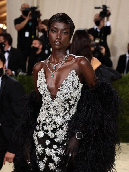 OWZZEDDEXDDRFDDFUY38JU