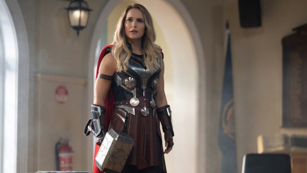 Jane-foster-thor-love-and-thunder-4k-wallpaper