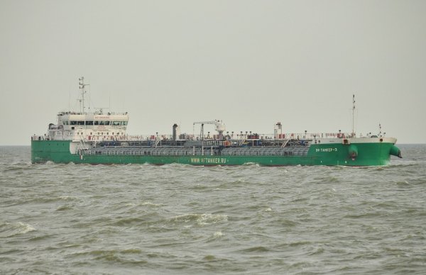 Танкер "ВФ Танкер-3", Каспийское море