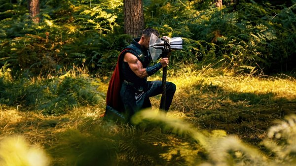 Thor-avengers-doomsday-4k 609@5@m