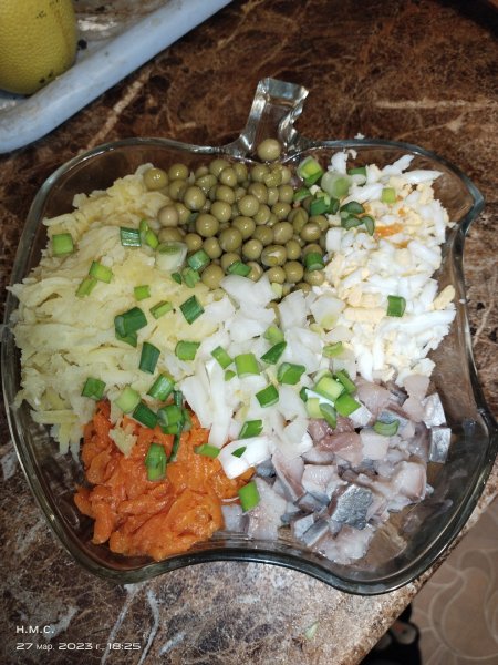 Салат с селедкой