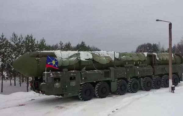 Баллистическая ракета средней дальности "Орешник"