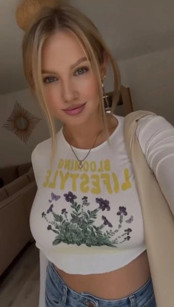 Похвасталась футболкой