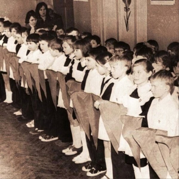 Приём в пионеры 22 апреля, если не погода принимали в помеще