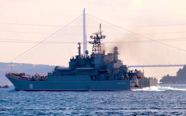 БДК "Цезарь Куников" в Босфоре