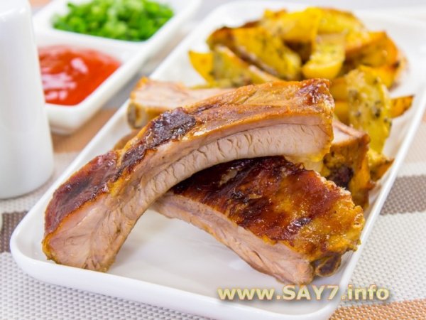 Ребрышки, запеченные с картофелем