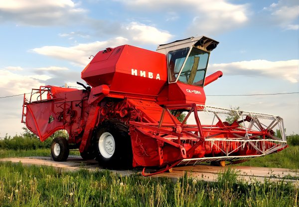 Комбайн НИВА
