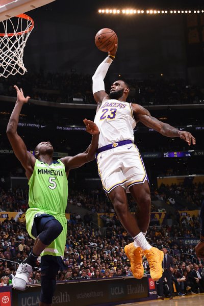 Против Тимбервульф, Классный был данк...