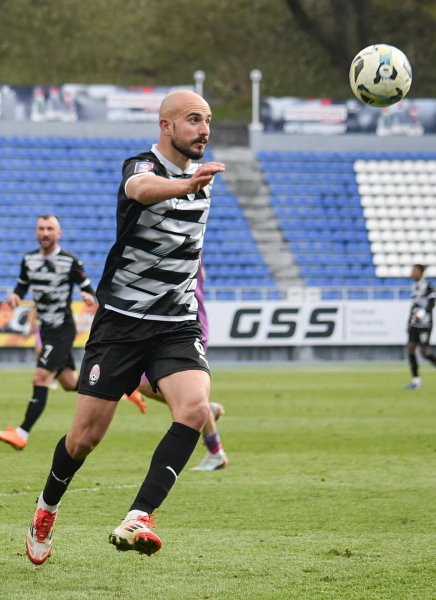 Деян Попара