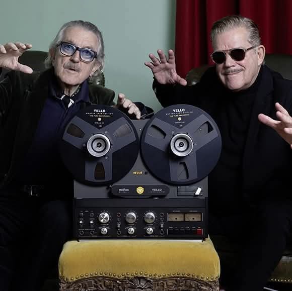 Швейцарские музыканты Борис Бланк (слева) и Дитер Майер (спр