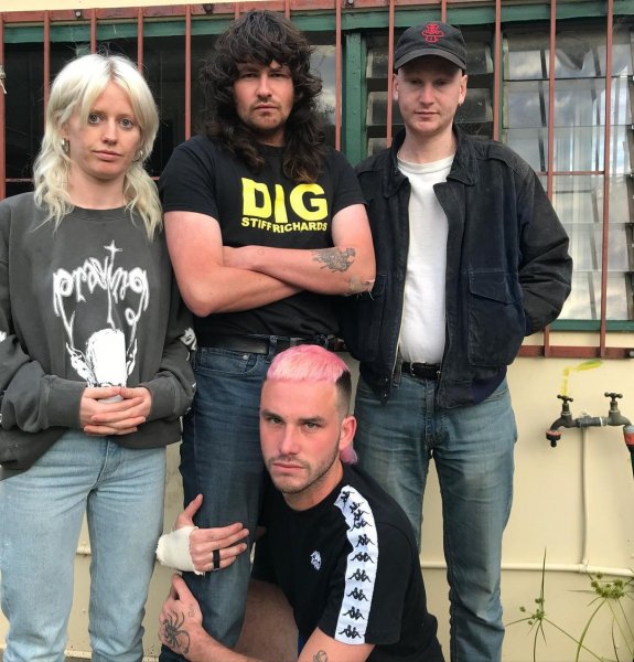 Amyl and The Sniffers