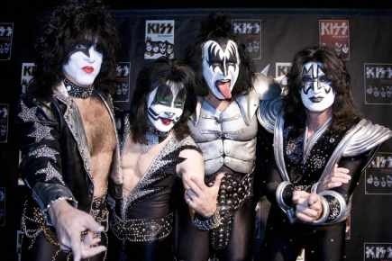 groupe-kiss-guitariste-chanteur-pa