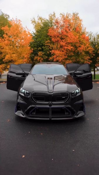 BMW M5 LEGEND 2025