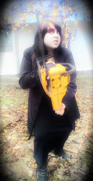 Руби метал...