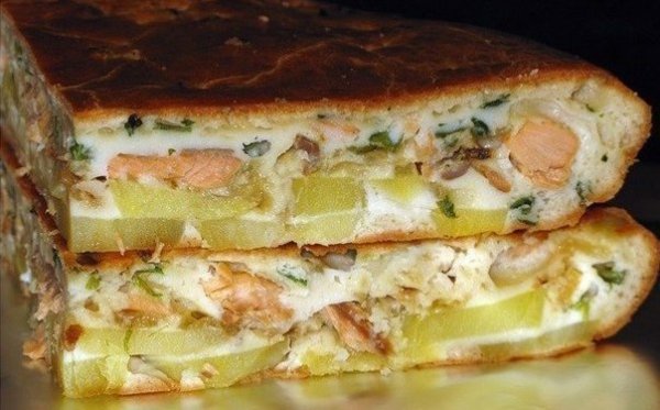 Рыбный заливной пирог с картошкой