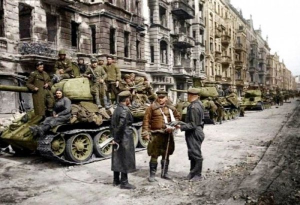 Emeckie-tanki-krasili-v-seryj-cvet-a-sovetskie-v-zelenyj-2