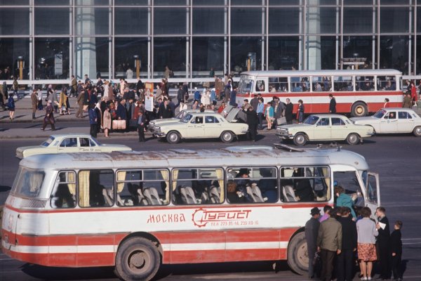 Москва. Площадь перед зданием Курского вокзала, 1974 г