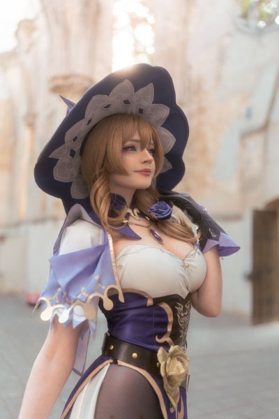 Genshin-Impact-фэндомы-Lisa-(Genshin-Impact)-cosplay-7916421