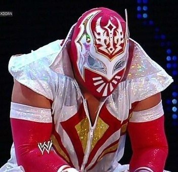 sin-cara-red-vs-damien-sandow