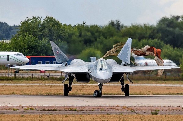 Многофункциональный истребитель "Су-57"